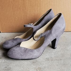 Naturalizer Gray Heels